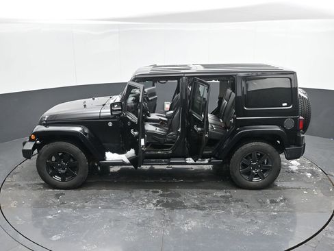 Used 2014 Jeep Wrangler Unlimited Sahara image 54
