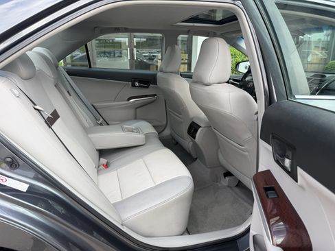 Used 2012 Toyota Camry XLE FWD image 19