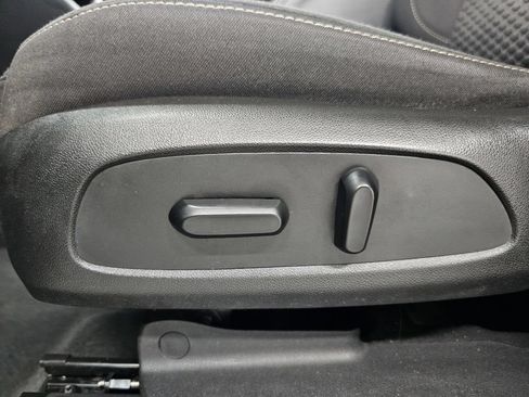 Used 2017 GMC Acadia SLE w/ Driver Alert Package I FWD image 16