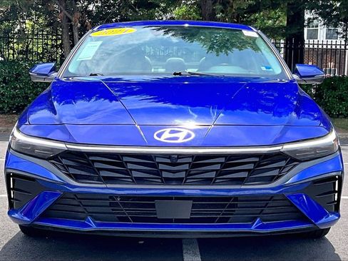 Used 2024 Hyundai Elantra Limited FWD image 3