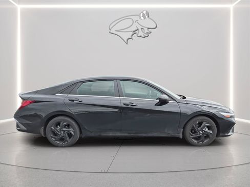 Used 2026 Hyundai Elantra SEL Sport FWD image 8