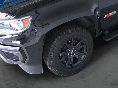 Used 2022 Chevrolet Colorado Z71 w/ Z71 Midnight Edition image 7