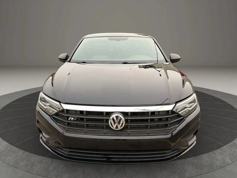 Used 2020 Volkswagen Jetta R-Line w/ R-Line Cold Weather Package FWD image 2