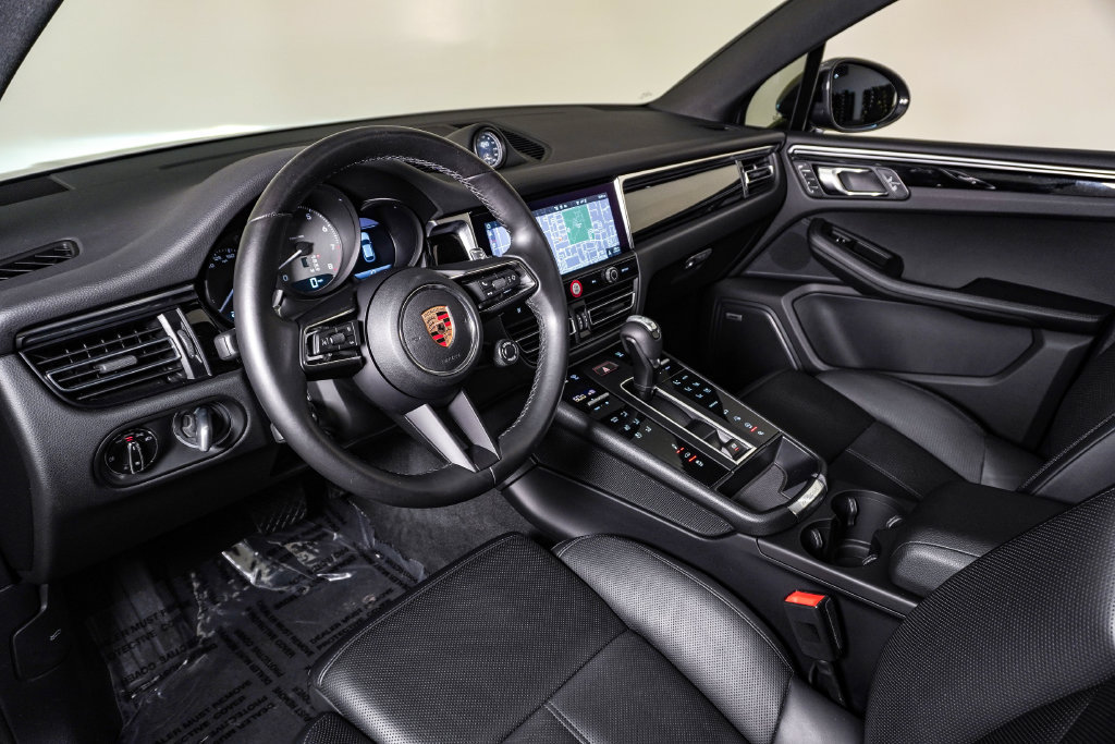 Used 2024 Porsche Macan S AWD/4WD image 4