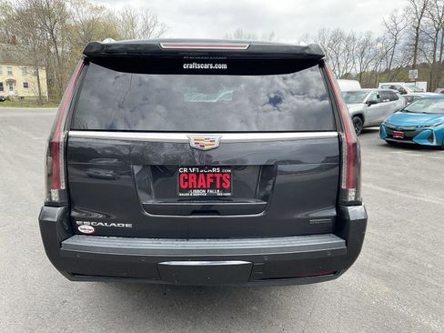 Used 2019 Cadillac Escalade ESV Platinum AWD/4WD image 4