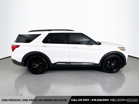 Used 2020 Ford Explorer XLT w/ Equipment Group 202A image 4