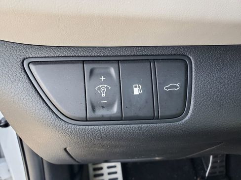 Used 2022 Genesis G70 3.3T w/ Sport Advanced Package image 13