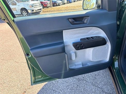 Used 2025 Ford Maverick XLT w/ Equipment Group 302A image 21