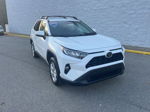 Used 2021 Toyota RAV4 XLE image 4