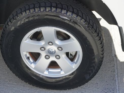 Used 2012 RAM 1500 Classic SLT w/ Luxury Group image 36