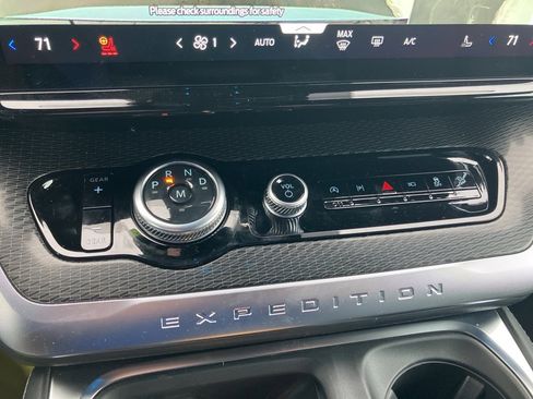 Used 2025 Ford Expedition Max Platinum w/ Stealth Performance Package image 44