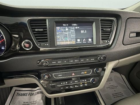 Used 2019 Kia Sedona SX image 21