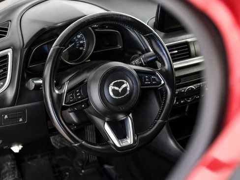 Used 2018 MAZDA MAZDA3 Touring FWD image 12