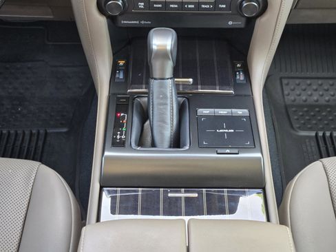 Used 2023 Lexus GX 460 Premium w/ Premium Package AWD/4WD image 16