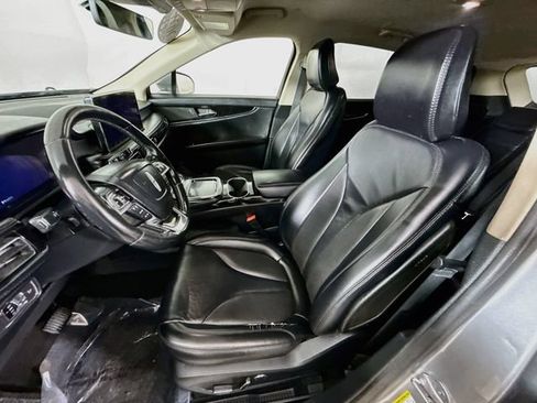 Used 2021 Lincoln Nautilus FWD w/ Equipment Group 101A image 21