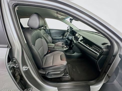 Used 2022 Kia Niro EX image 31