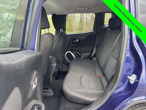 Used 2018 Jeep Renegade Latitude FWD image 23