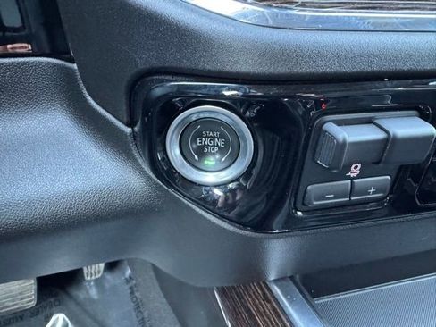 Certified 2024 GMC Sierra 1500 Elevation w/ Preferred Package AWD/4WD image 17