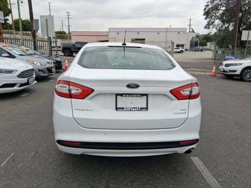 Used 2016 Ford Fusion SE FWD image 5