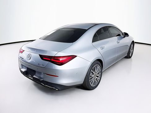 Used 2025 Mercedes-Benz CLA 250 4MATIC image 31