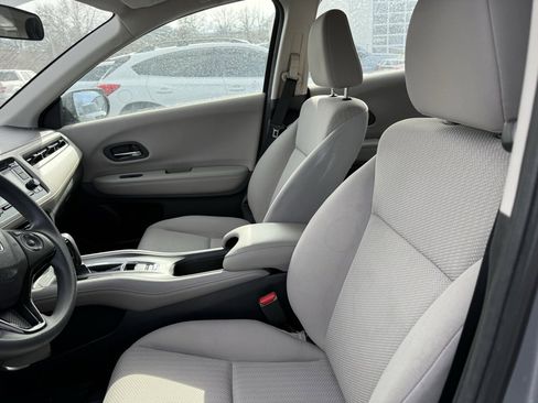 Used 2017 Honda HR-V LX image 8