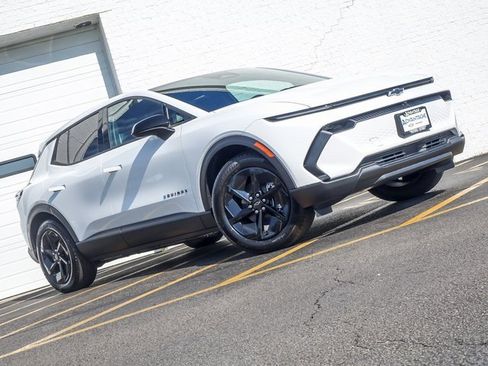 New 2026 Chevrolet Equinox EV LT w/ Comfort Package image 3