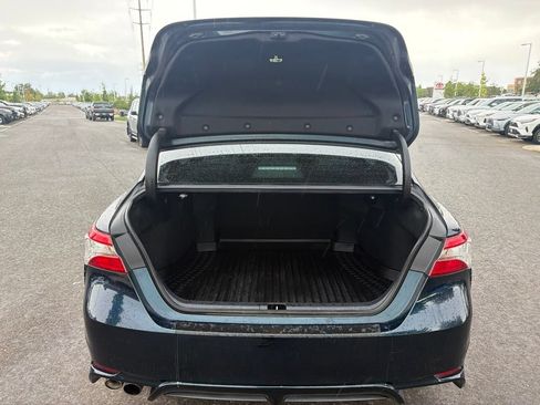 Used 2019 Toyota Camry SE FWD image 17