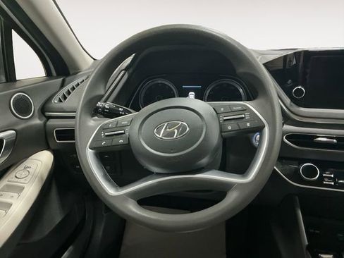 Certified 2023 Hyundai Sonata SEL w/ Preferred Accessory Package FWD image 13