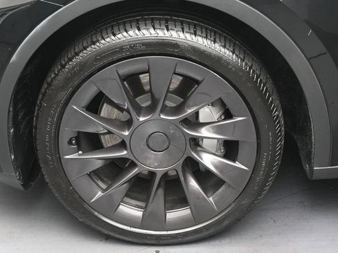 Used 2023 Tesla Model Y Long Range AWD/4WD image 37