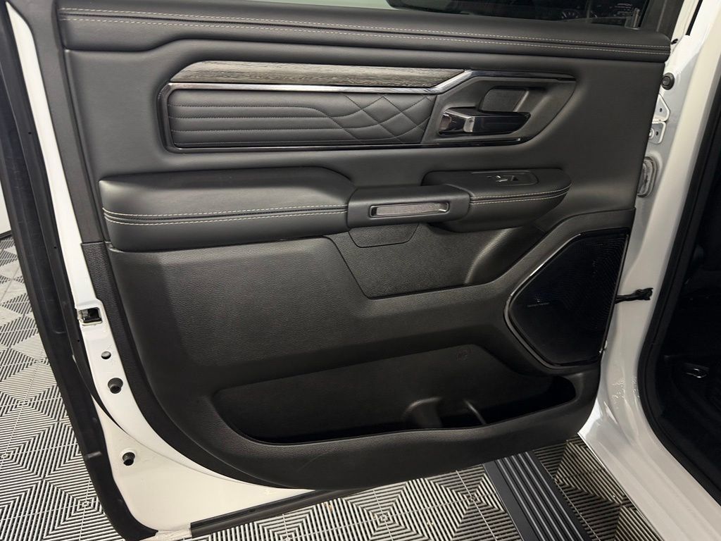 Used 2025 RAM 1500 Limited AWD/4WD image 26