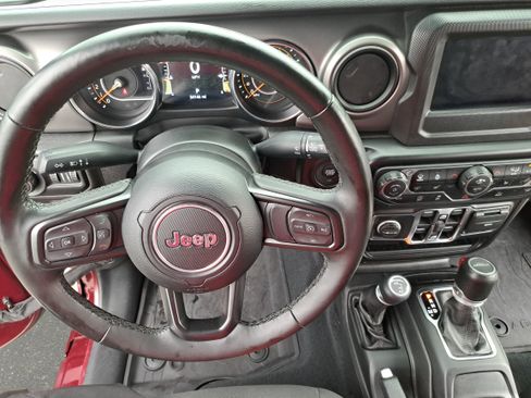 Used 2022 Jeep Gladiator Overland AWD/4WD image 14