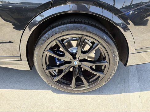Used 2026 BMW X7 xDrive40i w/ M Sport Package AWD/4WD image 8