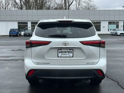 Used 2023 Toyota Highlander XLE image 5