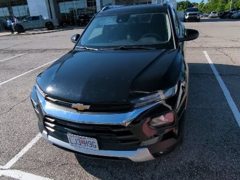 Used 2023 Chevrolet TrailBlazer LT FWD image 2