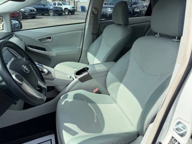 Used 2014 Toyota Prius Four w/ Solar Roof Package FWD image 11