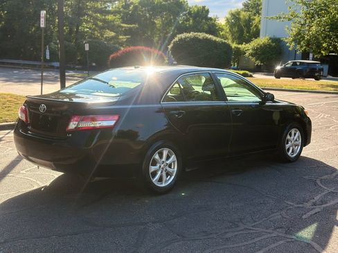 Used 2011 Toyota Camry LE w/ LE Extra-Value Pkg FWD image 7