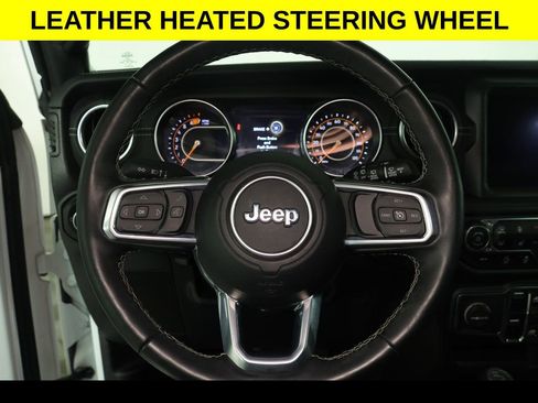 Used 2022 Jeep Wrangler Unlimited Sahara w/ Cold Weather Group AWD/4WD image 8