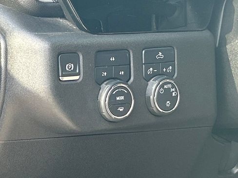 Used 2024 Chevrolet Silverado 2500 LT AWD/4WD image 38