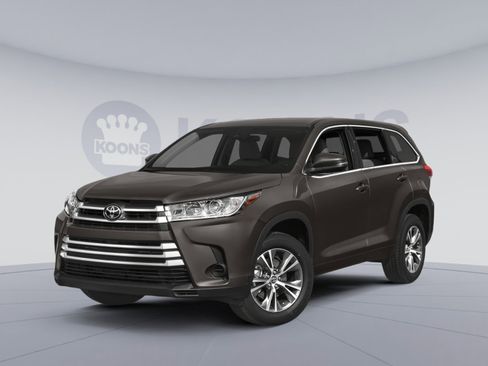 Used 2017 Toyota Highlander Plus w/ Carpet Mat Package AWD/4WD image 1
