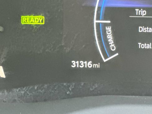 Used 2025 Toyota Camry LE w/ Convenience Package FWD image 15