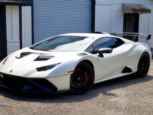 Used 2023 Lamborghini Huracan STO RWD image 1