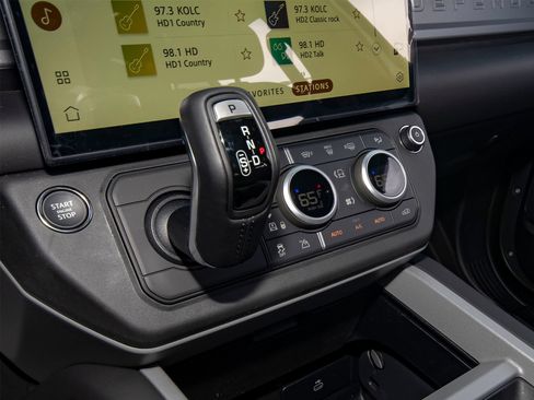 New 2026 Land Rover Defender 110 X AWD/4WD image 29