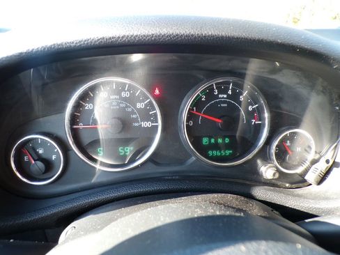 Used 2017 Jeep Wrangler Unlimited Sahara AWD/4WD image 24