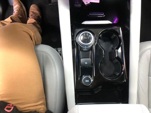 Used 2025 Ford Explorer Platinum w/ LUX Leather Package image 20