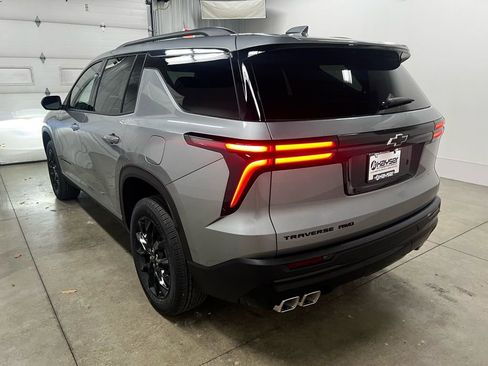 New 2026 Chevrolet Traverse LT w/ Midnight/Sport Edition image 7
