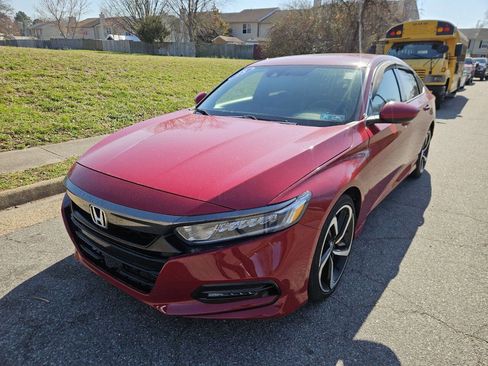 Used 2018 Honda Accord Sport image 3