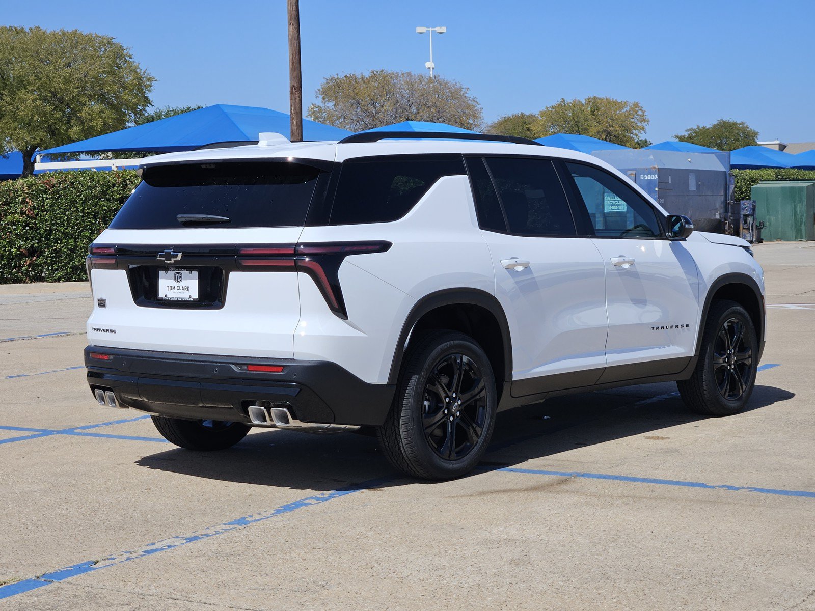 New 2027 Chevrolet Traverse LT w/ Midnight/Sport Edition FWD image 4