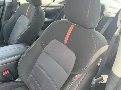 Used 2025 Nissan Sentra SR FWD image 12