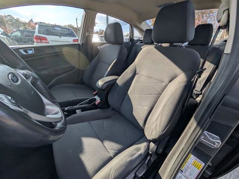 Used 2015 Ford Fiesta SE image 11