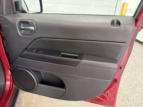 Used 2016 Jeep Patriot Latitude image 22